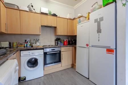 6 bedroom Flat to let in Wilmslow Road, Withington, Manchester, M20