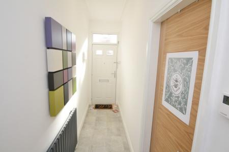 6 bedroom Terraced House to let in Upper West Grove, Manchester, M13