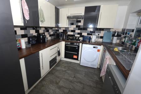 6 bedroom Terraced House to let in Furness Road, Fallowfield, Manchester, M14