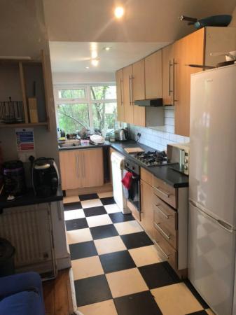 6 bedroom Terraced House to let in Edgeworth Drive, Fallowfield, Manchester, M14