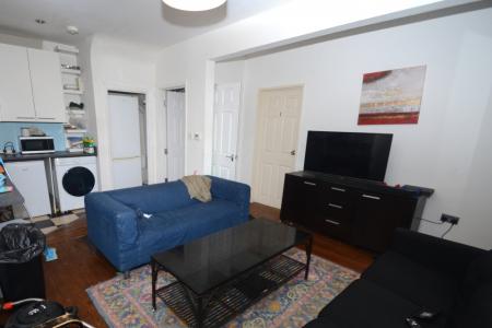 6 bedroom Terraced House to let in Edgeworth Drive, Fallowfield, Manchester, M14