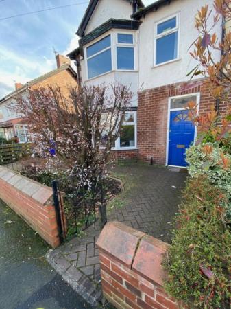 6 bedroom Terraced House to let in Edgeworth Drive, Fallowfield, Manchester, M14