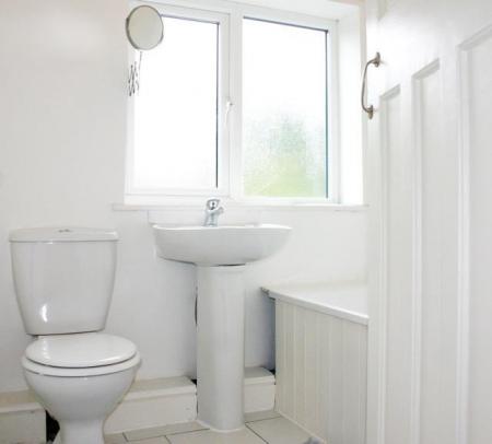 6 bedroom Terraced House to let in Edgeworth Drive, Fallowfield, Manchester, M14