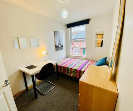 7 bedroom Terraced House to let in Whitby Road, Fallowfield, Manchester, M14