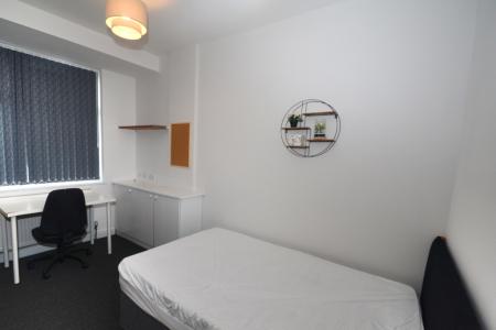 7 bedroom Terraced House to let in Moseley Road, Fallowfield, Manchester, M14