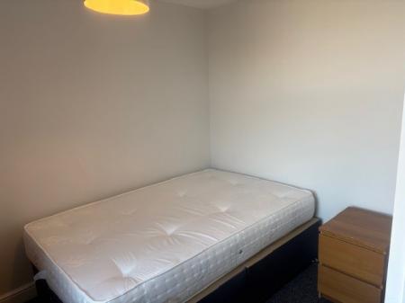 7 bedroom Terraced House to let in Moseley Road, Fallowfield, Manchester, M14