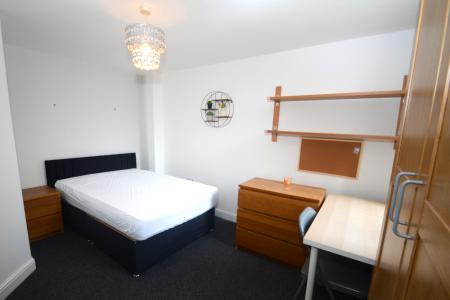 7 bedroom Terraced House to let in Moseley Road, Fallowfield, Manchester, M14