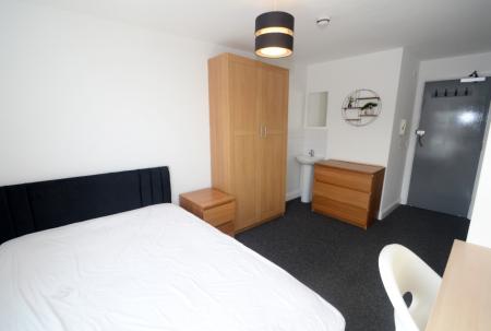 7 bedroom Terraced House to let in Moseley Road, Fallowfield, Manchester, M14