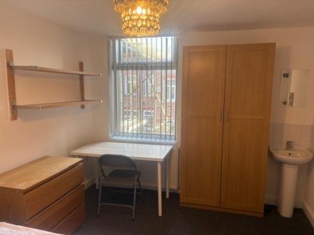 7 bedroom Terraced House to let in Moseley Road, Fallowfield, Manchester, M14