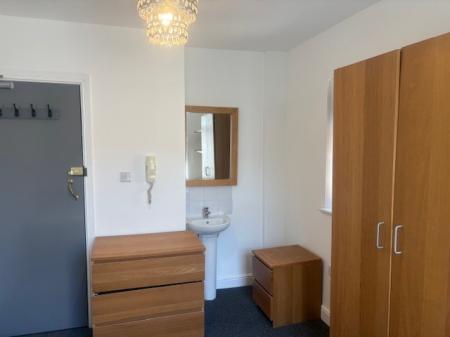 7 bedroom Terraced House to let in Moseley Road, Fallowfield, Manchester, M14