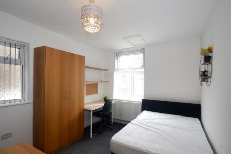 7 bedroom Terraced House to let in Moseley Road, Fallowfield, Manchester, M14