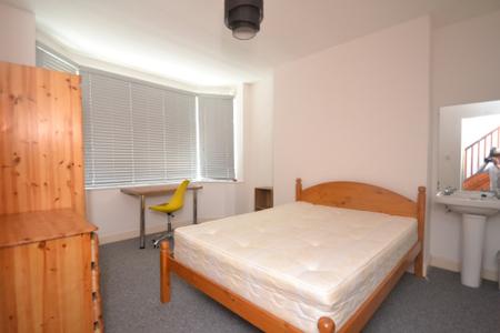 5 bedroom Semi-detached house to let in Birchfields Road, Fallowfield, Manchester, M14
