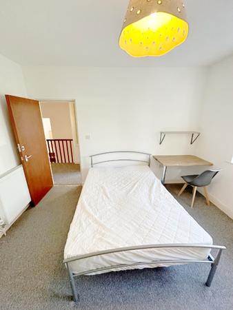 5 bedroom Semi-detached house to let in Birchfields Road, Fallowfield, Manchester, M14