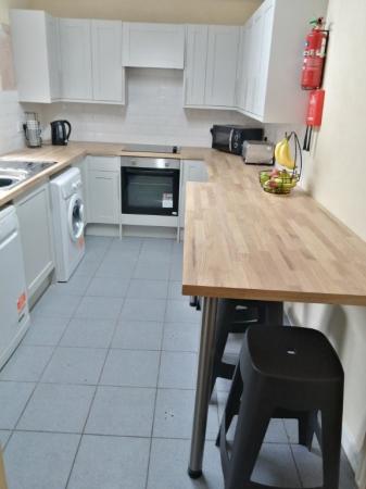 5 bedroom Semi-detached house to let in Ladybarn Lane, Fallowfield, Manchester, M14