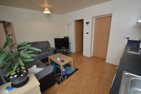 2 bedroom Flat to let in Birchfields Road, Rusholme, Manchester, M13
