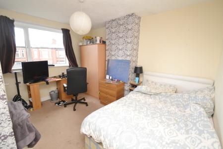 4 bedroom Semi-detached house to let in Yew Tree Road, Withington, Manchester, M20