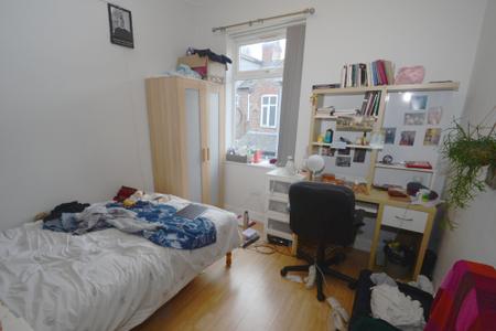 6 bedroom Terraced House to let in Moseley Road, Fallowfield, Manchester, M14