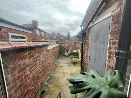 3 bedroom Terraced House to let in Horton Road, Rusholme, Manchester, M14