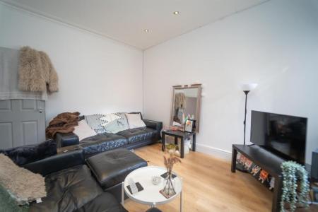 5 bedroom Detached house to let in Furness Road, Fallowfield, Manchester, M14