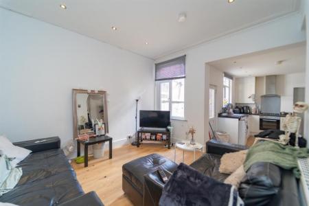 5 bedroom Detached house to let in Furness Road, Fallowfield, Manchester, M14