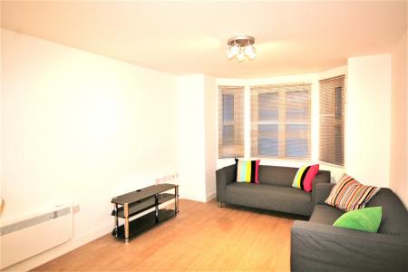 2 bedroom Flat to let in Hadfield Close, Rusholme, Manchester, M14