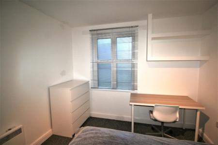 2 bedroom Flat to let in Hadfield Close, Rusholme, Manchester, M14