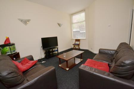 3 bedroom Detached house to let in Eileen Grove, Fallowfield, Manchester, M14