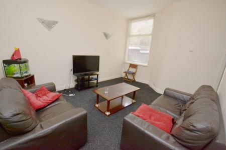 3 bedroom Detached house to let in Eileen Grove, Fallowfield, Manchester, M14
