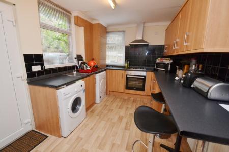 3 bedroom Detached house to let in Eileen Grove, Fallowfield, Manchester, M14