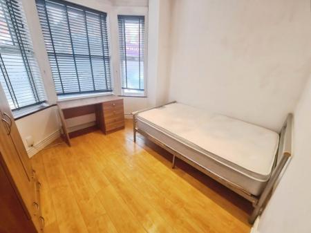 6 bedroom Semi-detached house to let in Cawdor Road, Fallowfield, Manchester, M14