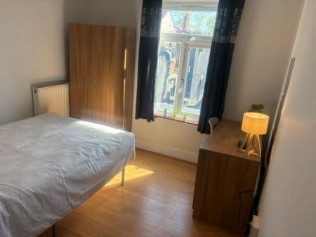 6 bedroom Semi-detached house to let in Cawdor Road, Fallowfield, Manchester, M14