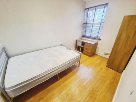 6 bedroom Detached house to let in Cawdor Road, Fallowfield, Manchester, M14