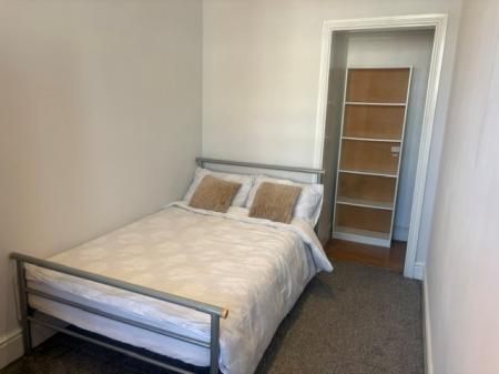 6 bedroom Semi-detached house to let in Cawdor Road, Fallowfield, Manchester, M14