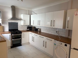 6 bedroom Semi-detached house to let in Cawdor Road, Fallowfield, Manchester, M14