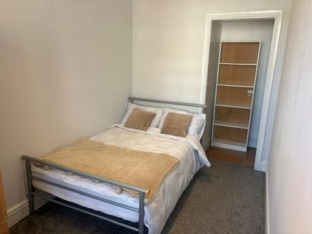 6 bedroom Semi-detached house to let in Cawdor Road, Fallowfield, Manchester, M14