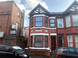 6 bedroom Semi-detached house to let in Cawdor Road, Fallowfield, Manchester, M14