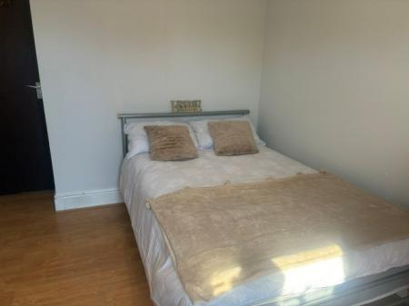 6 bedroom Semi-detached house to let in Cawdor Road, Fallowfield, Manchester, M14