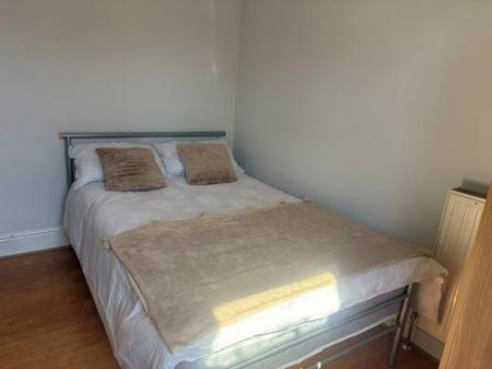 6 bedroom Semi-detached house to let in Cawdor Road, Fallowfield, Manchester, M14