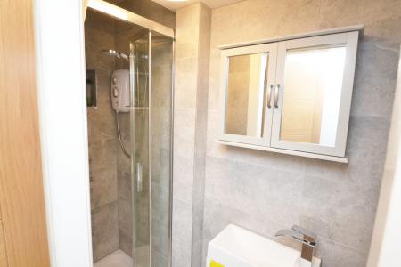 5 bedroom Terraced House to let in 5 Bed Upper West Grove, Manchester, M13