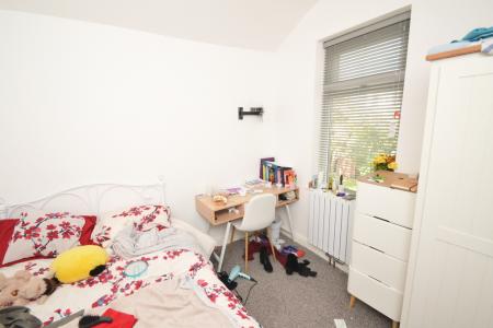 5 bedroom Terraced House to let in 5 Bed Upper West Grove, Manchester, M13