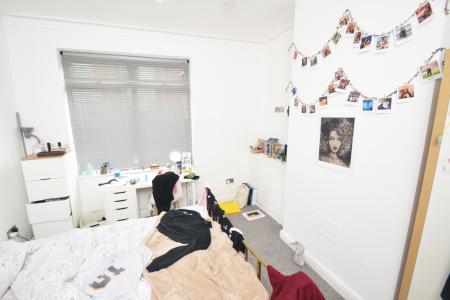 5 bedroom Terraced House to let in 5 Bed Upper West Grove, Manchester, M13