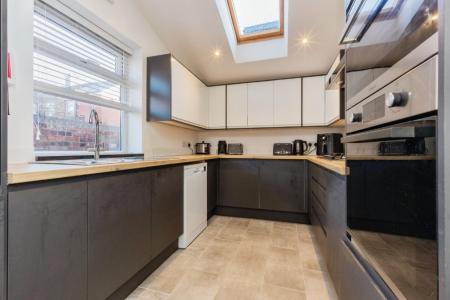 5 bedroom Terraced House to let in Braemar Road, Fallowfield, Manchester, M14