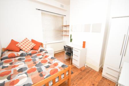 5 bedroom Terraced House for sale in Whitby Road, Fallowfield, Manchester, M14