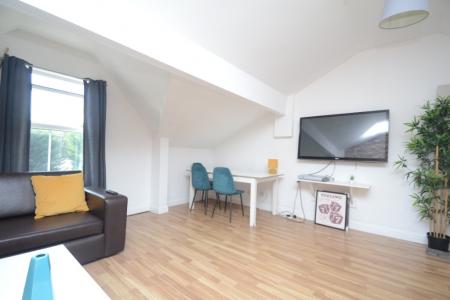 1 bedroom Semi-detached house to let in HouseShare Aubrey Road, Fallowfield, Manchester, M14