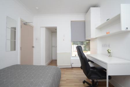 1 bedroom Semi-detached house to let in HouseShare Aubrey Road, Fallowfield, Manchester, M14