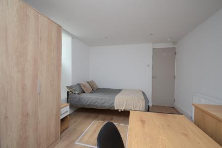 1 bedroom Semi-detached house to let in HouseShare Aubrey Road, Fallowfield, Manchester, M14