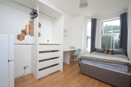 1 bedroom Semi-detached house to let in HouseShare Aubrey Road, Fallowfield, Manchester, M14