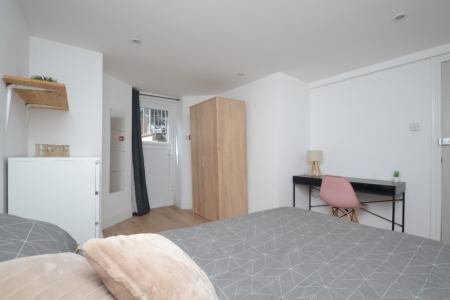 1 bedroom Semi-detached house to let in HouseShare Aubrey Road, Fallowfield, Manchester, M14