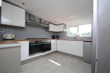 1 bedroom Semi-detached house to let in HouseShare Aubrey Road, Fallowfield, Manchester, M14
