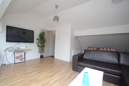 1 bedroom Semi-detached house to let in HouseShare Aubrey Road, Fallowfield, Manchester, M14